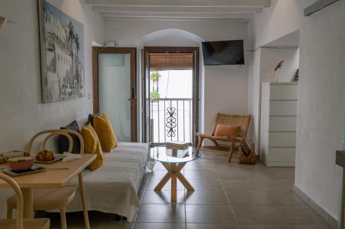 One-Bedroom Apartment image 4