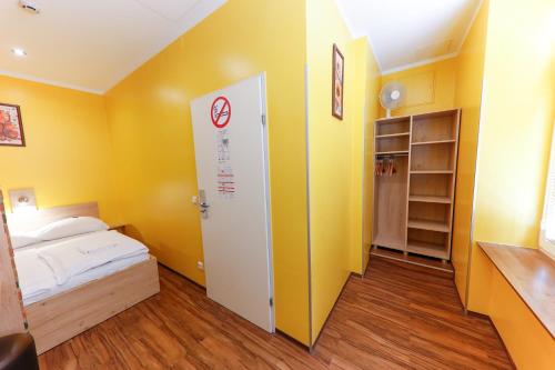 Double Room image 8