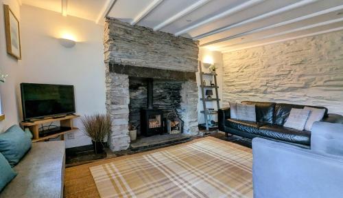 Cosy Cottage, 5 miles from Snowdon Base Camp with Log Burner and Mountain Views