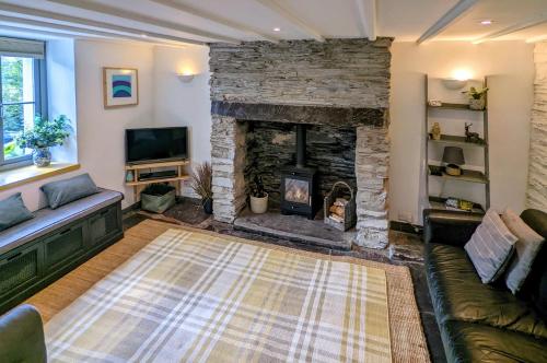 Cosy Cottage, 5 miles from Snowdon Base Camp with Log Burner and Mountain Views