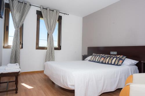 Hostal Venta de Valcorba Room Type - Standard Double or Twin Room