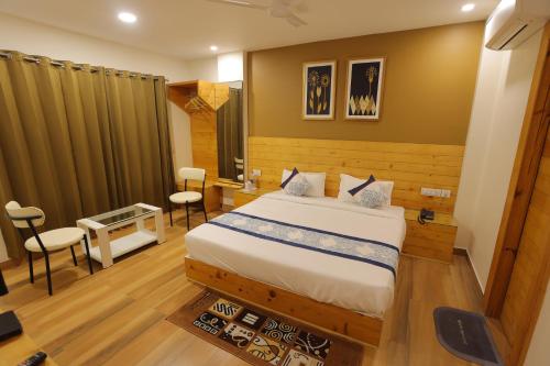 King Room image 2