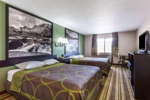 2 queen beds
