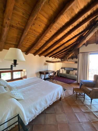 Casa Jardín Sierra de Gata (Casa Jardin Sierra de Gata) in Hoyos