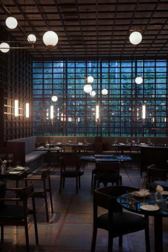 Artyzen NEW BUND 31 Shanghai Qiantan, Szanghaj (zdjęcie 5)