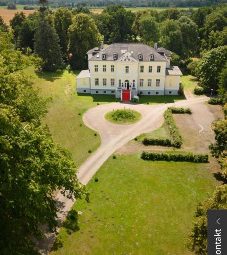 A szálláshely kívülről, Schloss Schmuggerow in Ducherow