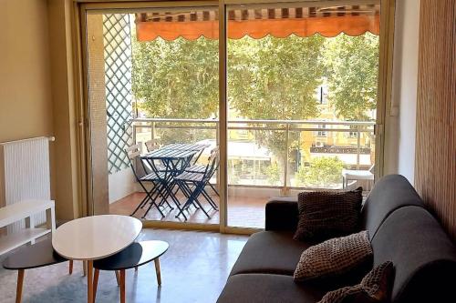 Immeuble Le REGENCY, Appartement 4 pièces, 80 mètres de la plage - Location saisonnière - Menton