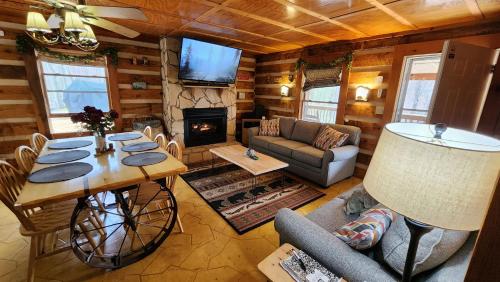 Rustic Cabin in Sevierville, USA