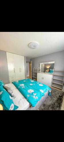 DLuxxe Serenity Home Stay-SILVER