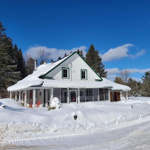 La Sacacomie - Cottage by the River