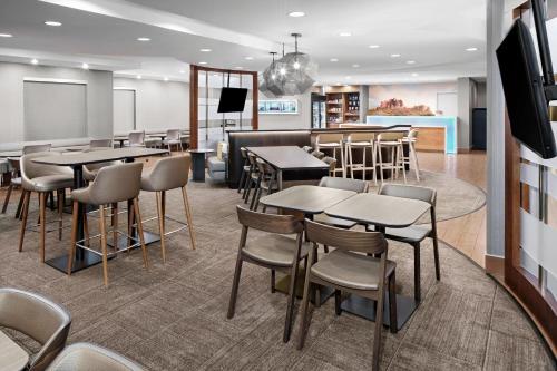 SpringHill Suites Scottsdale North - image 10