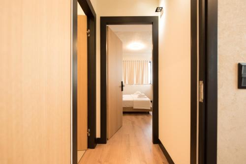 Deluxe Quadruple Room image 10
