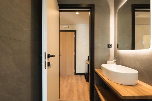 AthensOwl - image 10