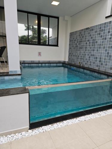 Villa da Serra 2 - Casa com piscinas privativas vidro