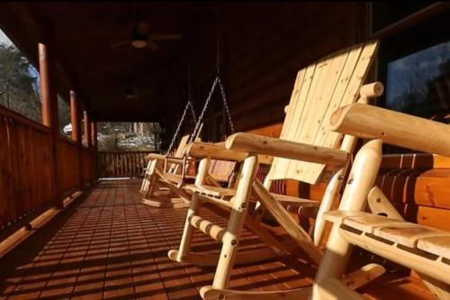 Country Memories, Sevierville