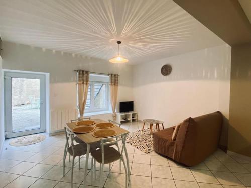 . Appartement au centre-ville avec cour