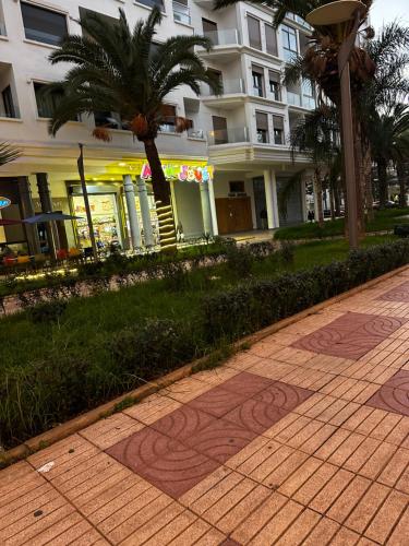 정원, App à côté du parc et corniche (App a cote du parc et corniche) in 모하메디아