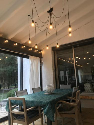 Hotelli välisilme, Chambre d'hôte à La maison du petit bois 4 étoiles (Chambre d'hote a La maison du petit bois 4 etoiles) in Ventenac-Cabardes