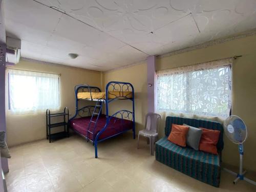 Casa amoblada con piscina en playas villamil