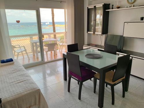 APT Borras & Roca Plana, fronte mare, Es Pujols (zdjęcie 5)