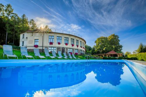 Hotel Ermi - Jince