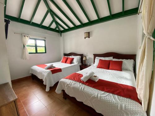 Quadruple Room with Private Bathroom image 8