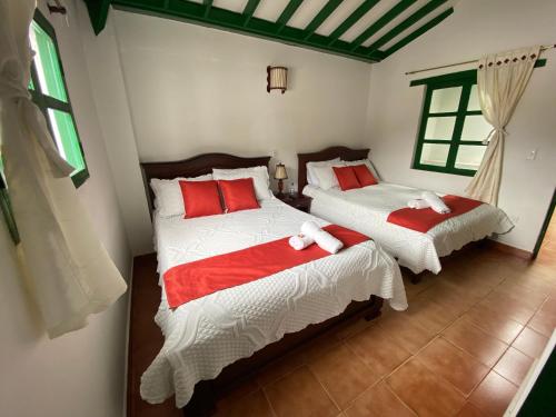 Quadruple Room with Private Bathroom image 6