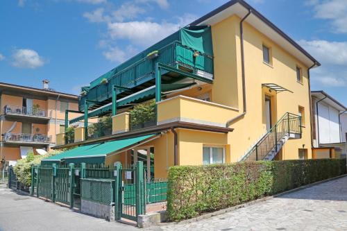 Apartment with Terrace image 4