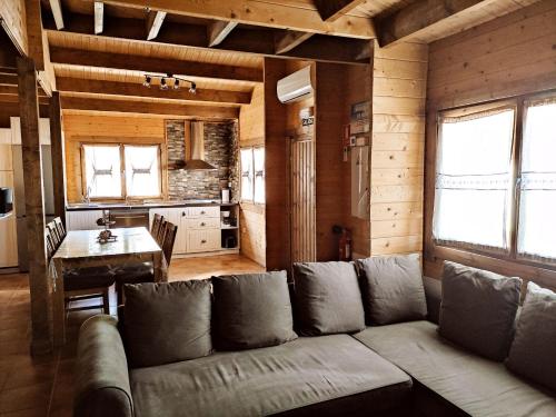 ห้องส่วนกลางสำหรับนั่งเล่น/ดูทีวี, Casa Rural La Dehesa de Toledo a 5 minutos de Puy du Fou España (Casa Rural La Dehesa de Toledo a 5 minutos de Puy du Fou Espana) in เลกาเนส