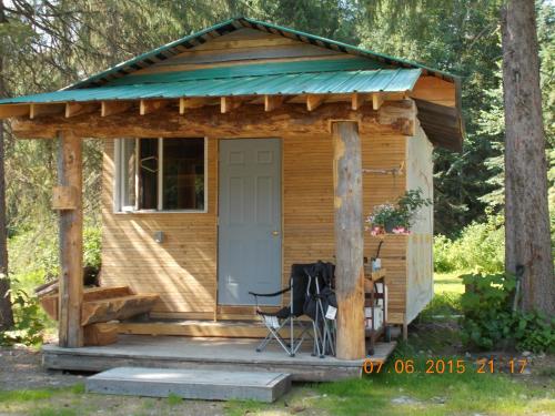 บริการและสิ่งอำนวยความสะดวก, Bone Creek Wilderness Retreat in บลูริเวอร์ (BC)