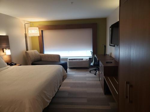 Holiday Inn Express & Suites Nashville North - Springfield, an IHG Hotel