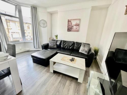 Your are Welcome Treforest Pontypridd Sleeps 9