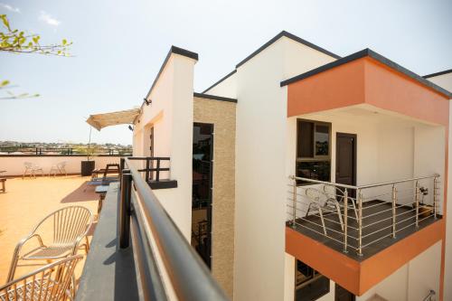 1 Bed Furnished Apt - Wifi Aircon Parking - image 4