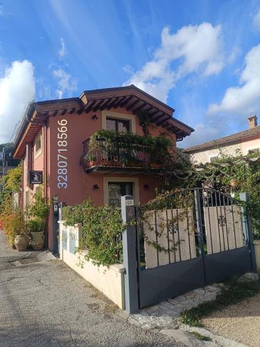 B&B Contigliano - la bottega del fabbro affitto breve - Bed and Breakfast Contigliano