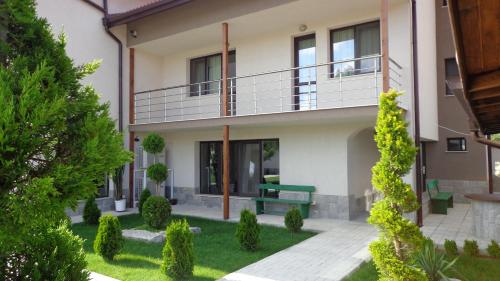 Ieeja, Sveti Nikola Villas near Borovets in Širokidola