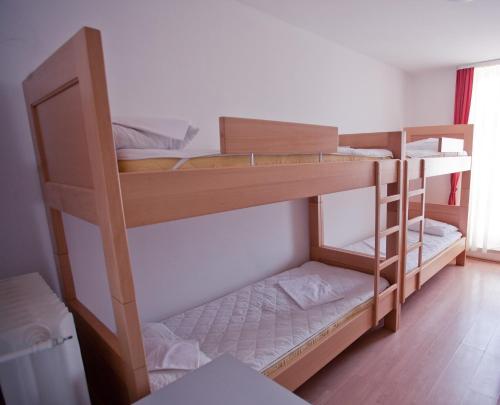 HI Hostel Zagreb - image 6