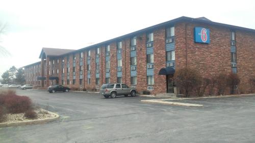 Motel 6-Naperville, IL