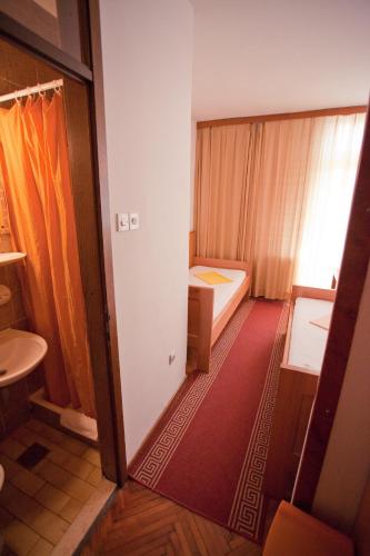 Single Room with Private Bathroom image 6