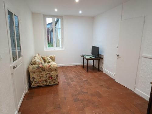 Gîte Sigloy, 3 pièces, 4 personnes - FR-1-590-414 (Gite familial en Sologne pres de la Loire, parfait pour cyclistes et accueil chevaux, tout compris -) in Germigny-des-Pres