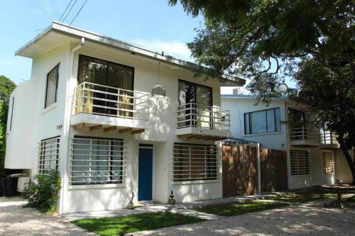 Casa Buda Liberia Cerca del Aeropuerto