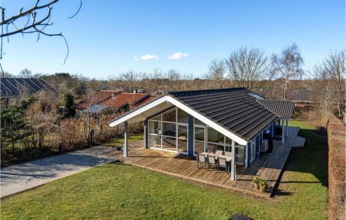 Stunning Home In Esbjerg V With Kitchen