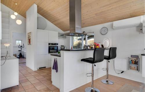 Stunning Home In Esbjerg V With Kitchen