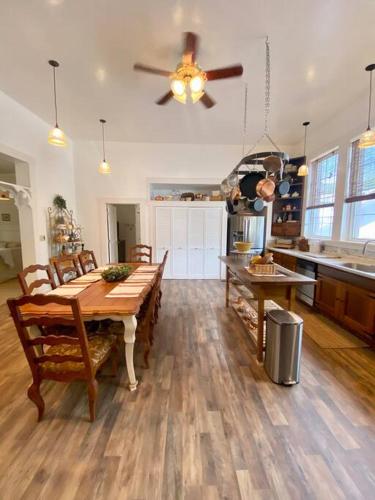 The Shopkeeper's Cottage ~ CHIC! in Amador City (CA)