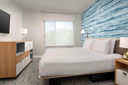 One-Bedroom King Suite with Sofa Bed