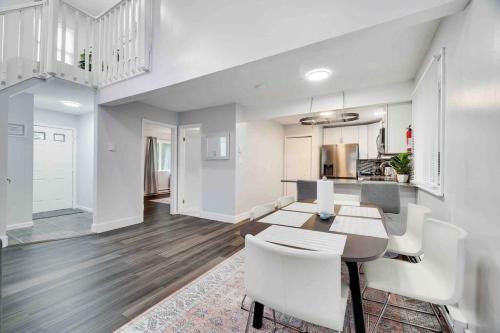 Cozy Spacious House *New*InTheCommunity+Fire Pit - image 6