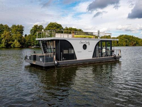 Houseboat on the Dahme, Wildau