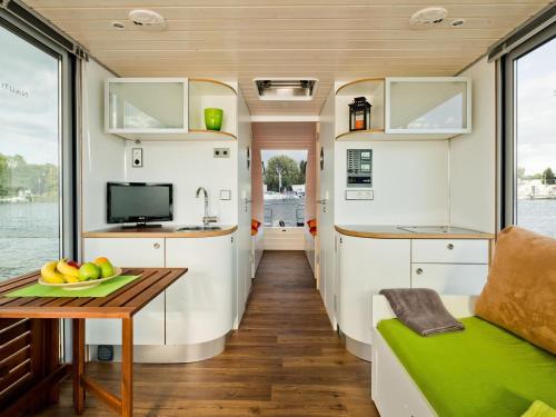 Houseboat on the Dahme