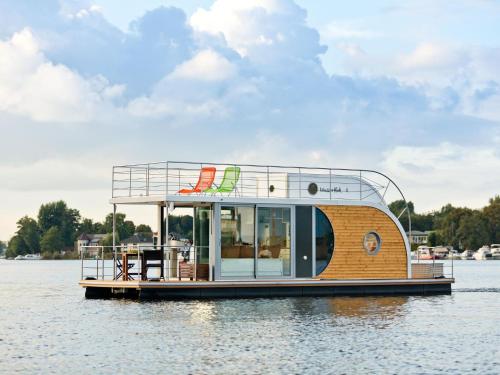 Houseboat on the Dahme