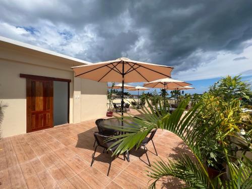 RICH-VANIA SUITES RICH-VANIA SUITES