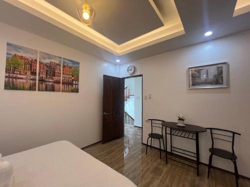 RICH-VANIA SUITES RICH-VANIA SUITES